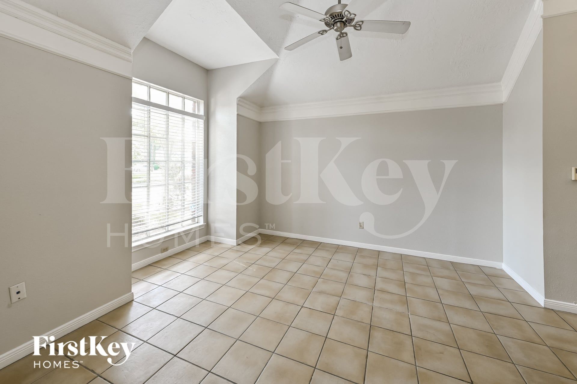 Building Photo - 15966 Oak Mountain Dr