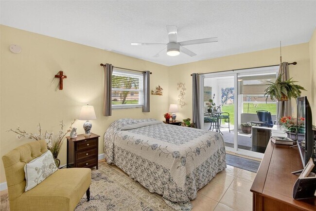 Building Photo - 202 Bedford St