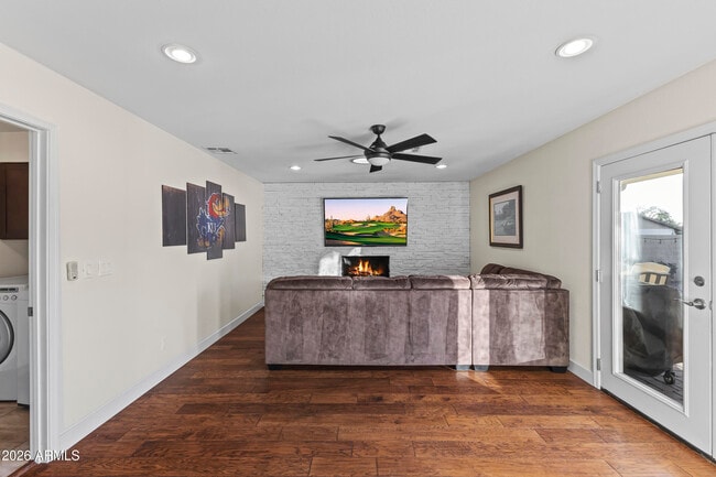 Building Photo - 5245 E Acoma Dr