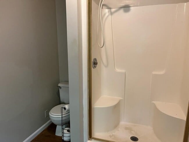 Building Photo - 549 Alpine Way