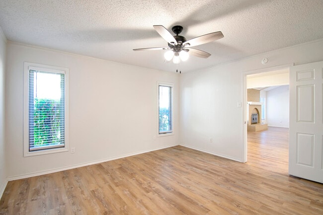 Building Photo - 5416 95th St