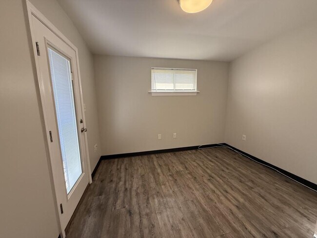 Building Photo - 6189 Northwood Dr