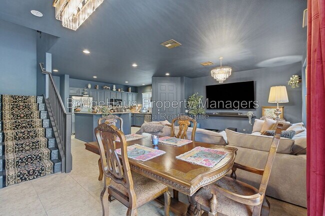 Building Photo - 425 S Meadowbrook Dr
