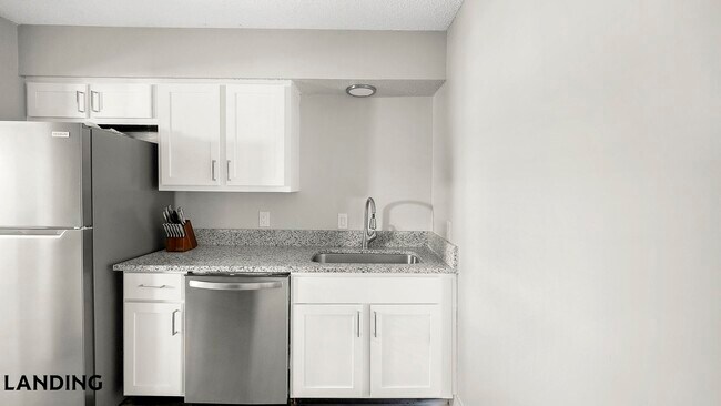 Building Photo - 231 New Shackle Island Rd