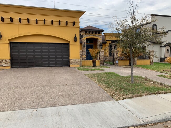 Building Photo - 3107 Conde Dr