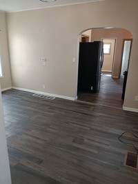 Building Photo - BEAUTIFUL 2BR HOME READY FOR NEW TENANT