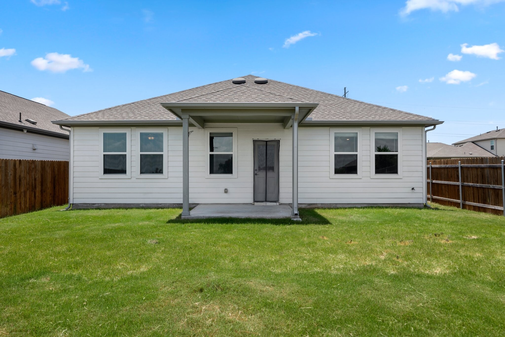 Building Photo - 500 Stinchcomb Rd