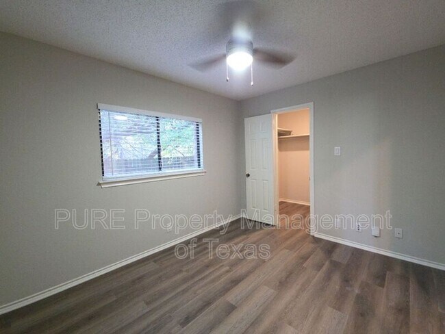 Building Photo - 1406 Bullhill Cove