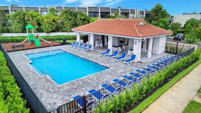 Building Photo - 6851 Broadwater Ln