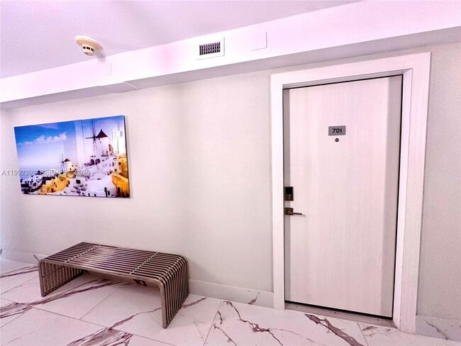 Building Photo - 1904 S Ocean Dr