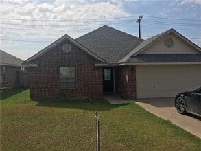 Building Photo - 722 Rambling Ct