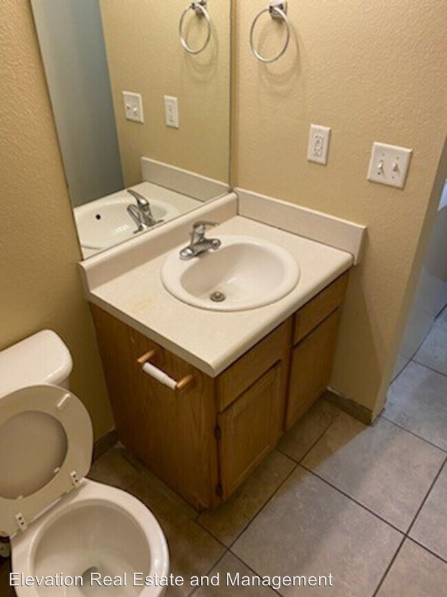 Building Photo - 315 Texas Ln