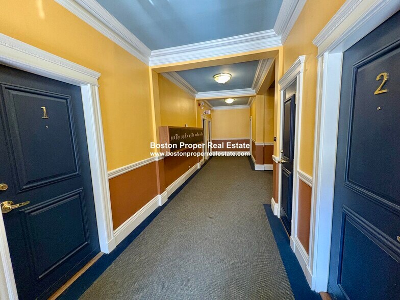 Building Photo - 109 Queensberry St