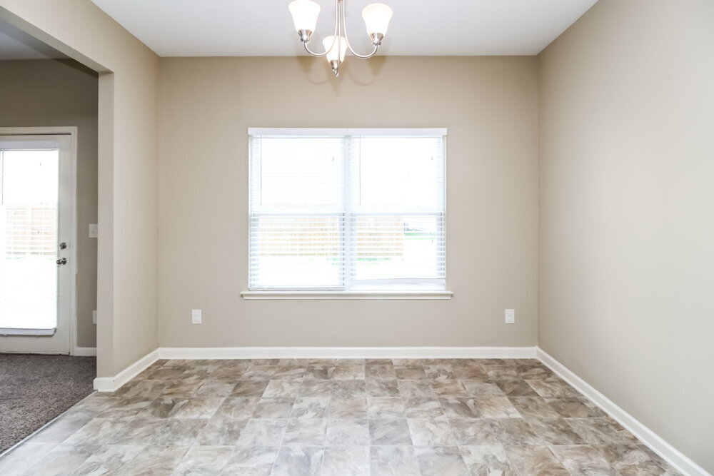 Building Photo - 41 Crescent Chase