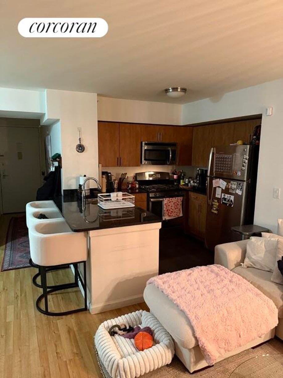 Building Photo - 66 W 38th St