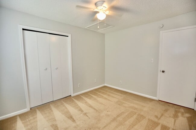 Building Photo - Adorable 3-Bedroom Home Ready 12-05-25!! Fenced Backyard - Pet Friendly - Open Floor-Plan!