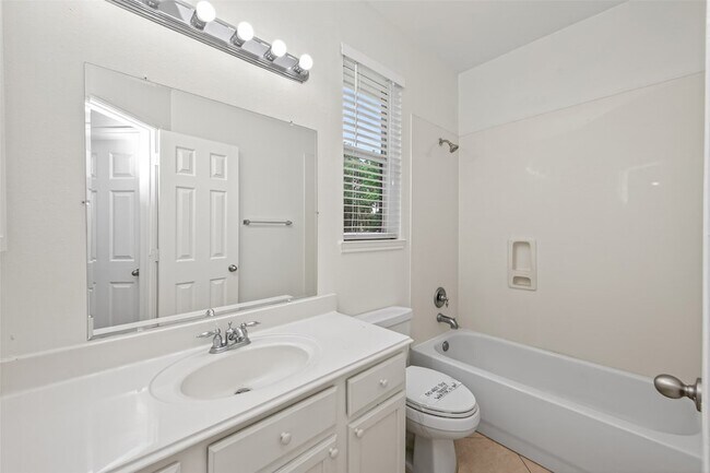 Building Photo - 8703 Silver Lure Dr