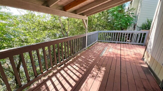 Building Photo - 3601 N Hills Dr