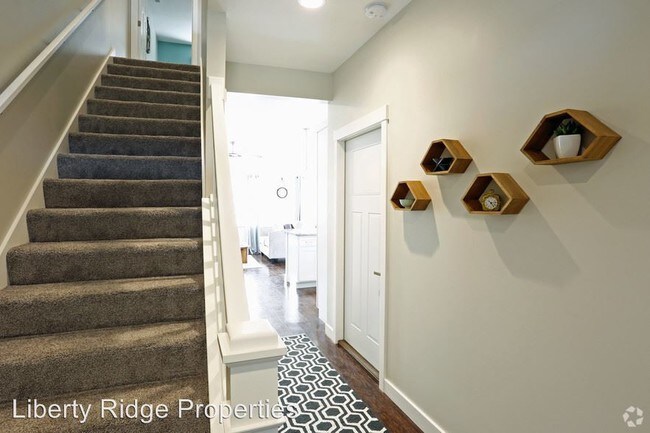 Building Photo - 107 Valor Dr
