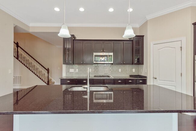 Building Photo - Beautiful Holly Springs Home