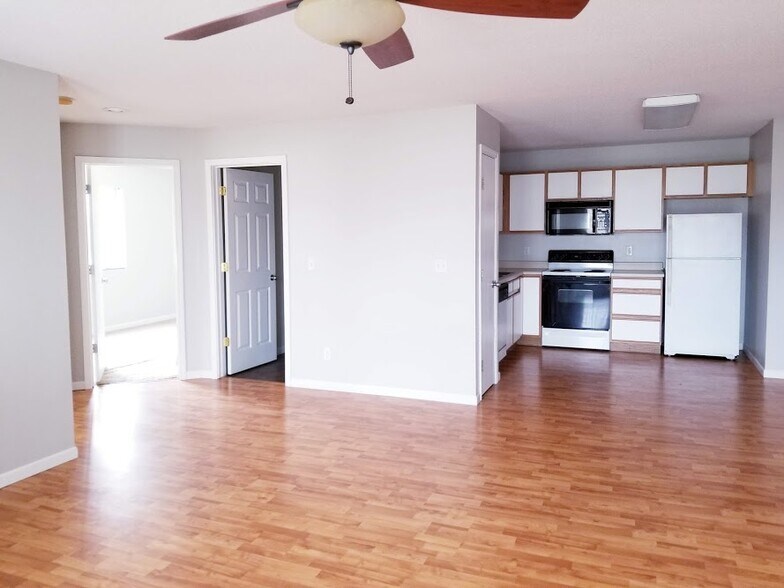 Building Photo - 1230 Murray St NE #5