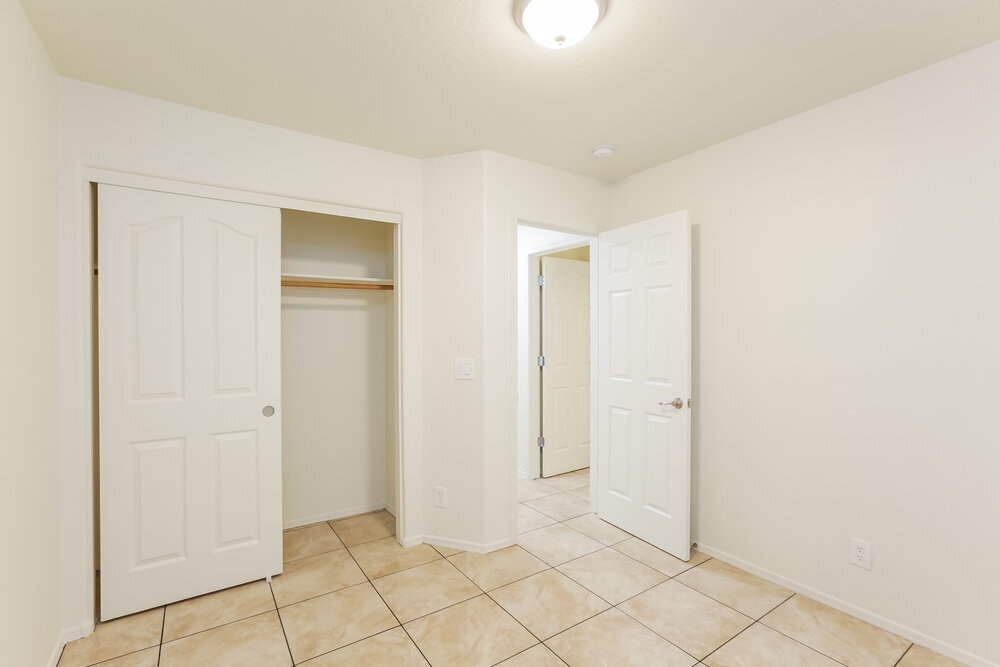 Building Photo - 2904 W Sunland Ave