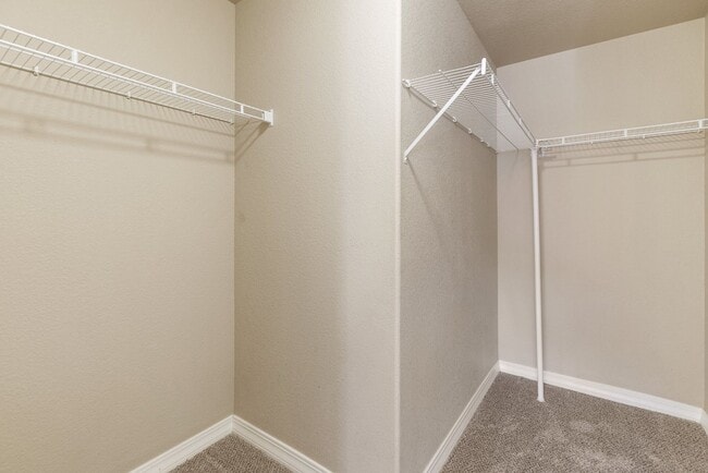Building Photo - Immaculate 2 Bed 2 Bath Condo with Pikes Peak Views in D49!!!