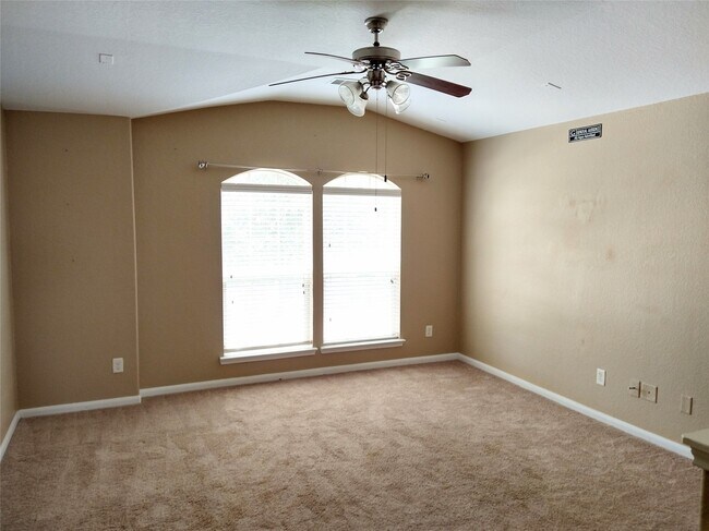 Building Photo - 2315 Thorn Berry Creek Ln