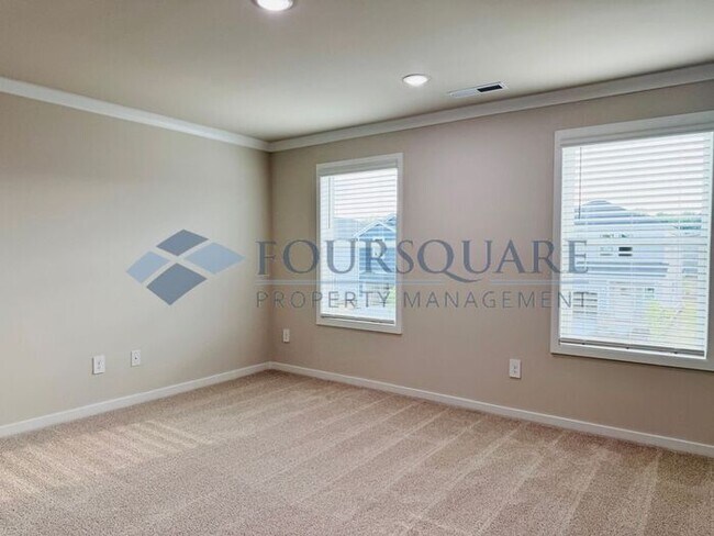 Building Photo - Modern 4-Bed / 2.5-Bath Single-Family Home with Loft, Gas Fireplace & 2-Car Garage – Near Downtow...