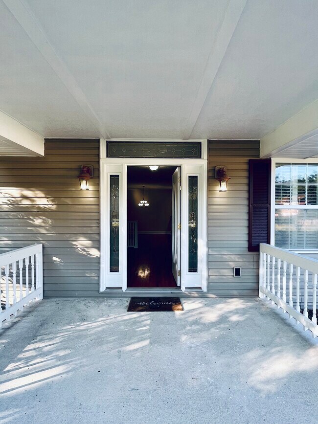 Building Photo - 273 Hollywood Forest Dr