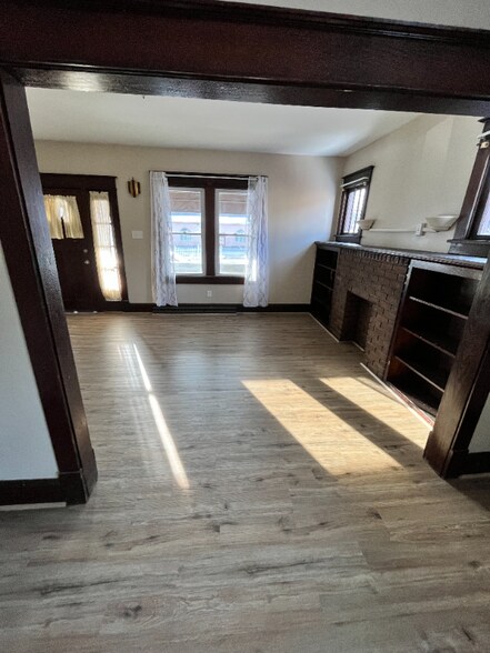 Building Photo - 3818 4th Ave