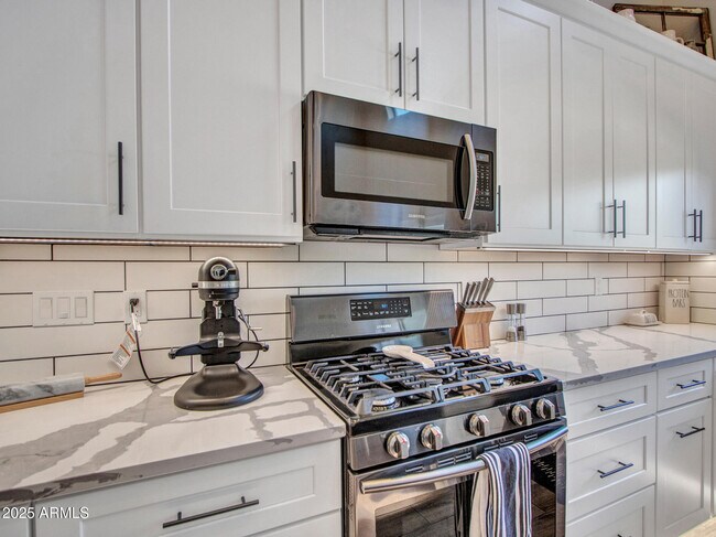 Building Photo - 4326 W Kenai Dr