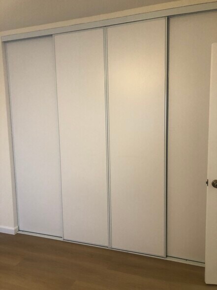 Building Photo - 514 Gramercy S Pl