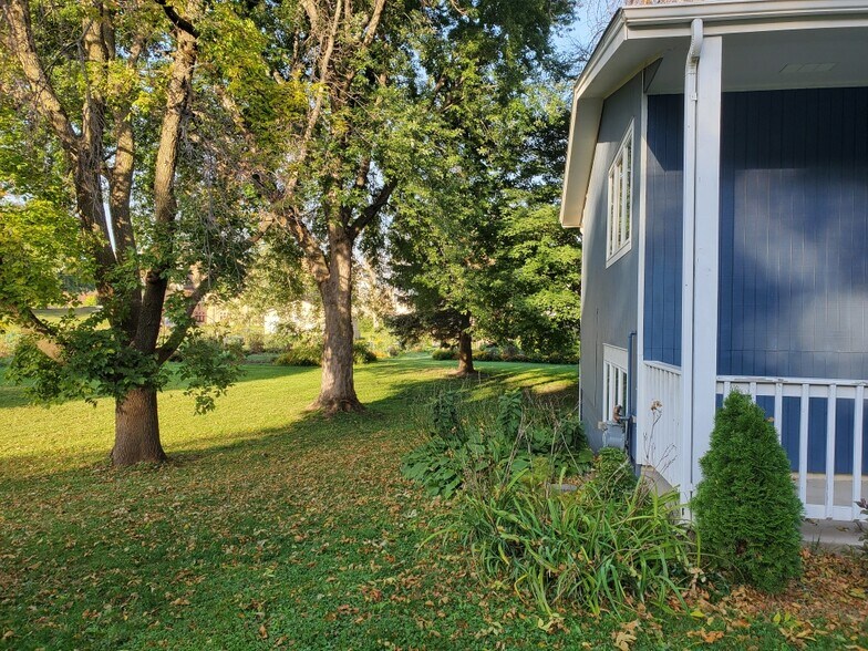 Building Photo - 2117 Fern Ln