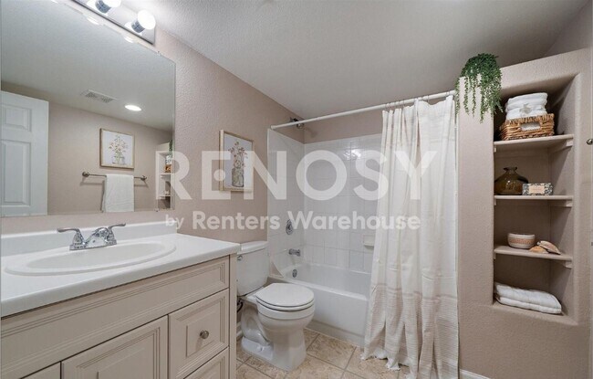 Building Photo - Modern Comfort and a Garage in Prime Aurora Location