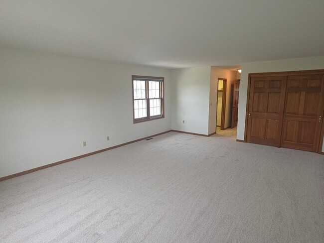 Building Photo - 3207 S Ridge Crest Ct
