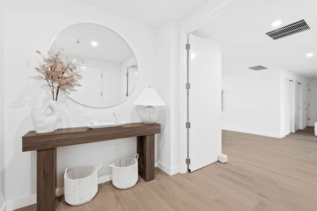 Building Photo - 900 N Ocean Blvd