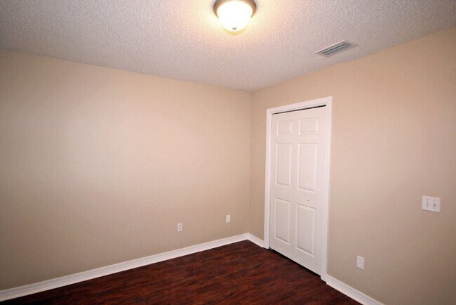 Building Photo - Central Milton 3-Bedroom Home in Top-Rated School District Minutes to I-10 & Whiting Field