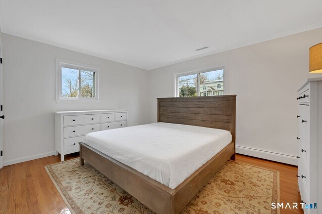 Building Photo - 51 Ledgewood Dr