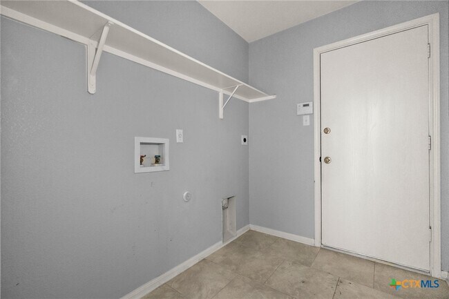 Building Photo - 3308 Catalina Dr