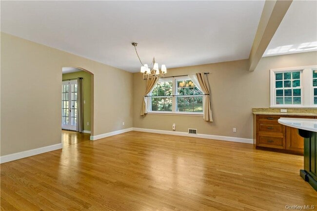 Building Photo - 46 Hemlock Dr