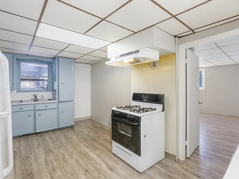 Building Photo - 27 St Paul St