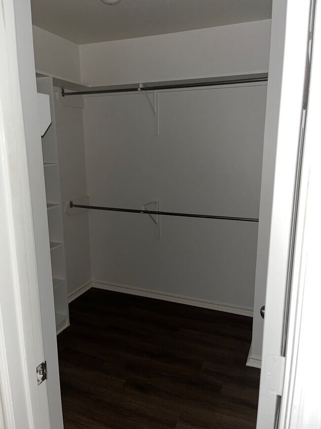 Building Photo - 2010 Seabiscuit Trce