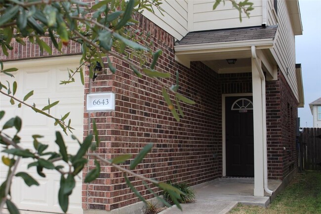 Building Photo - 6643 Sharpstone Creek Ln