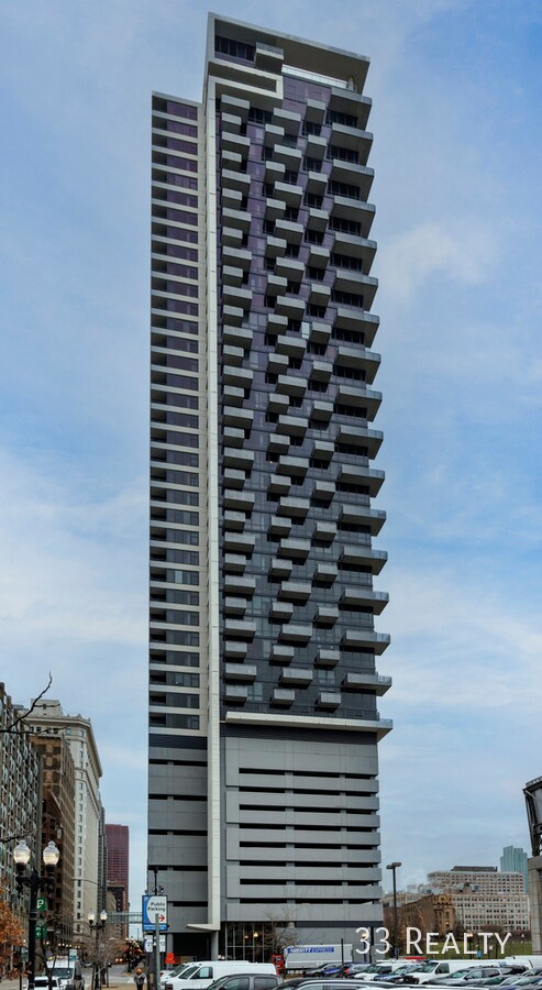 Building Photo - 235 W Van Buren St