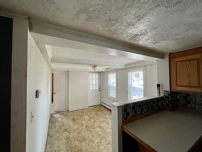 Building Photo - 32 Cross St