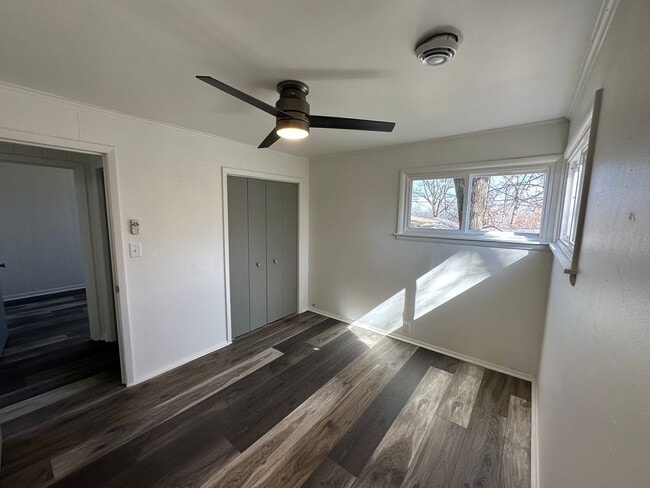 Building Photo - FREE JULY RENT!! Freshly Updated 2 Bedroom...