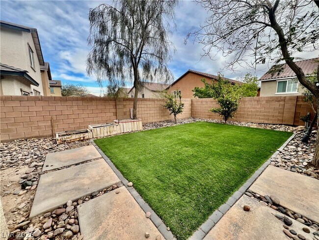 Building Photo - 8667 W Moon Crater Ave