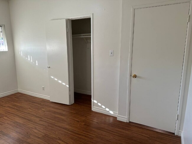 Building Photo - 5154 Santa Ana St