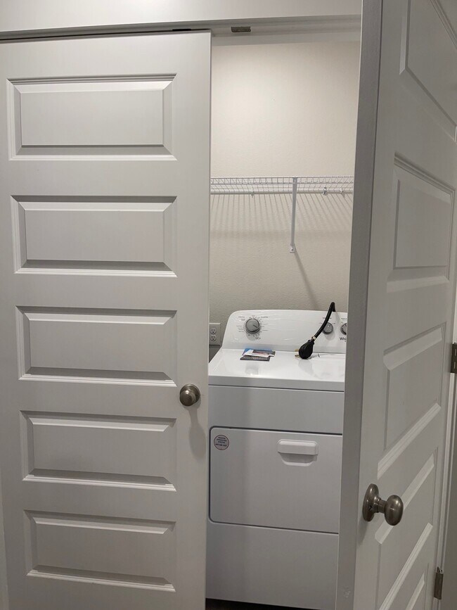 Building Photo - 1630 Iroquois Ct